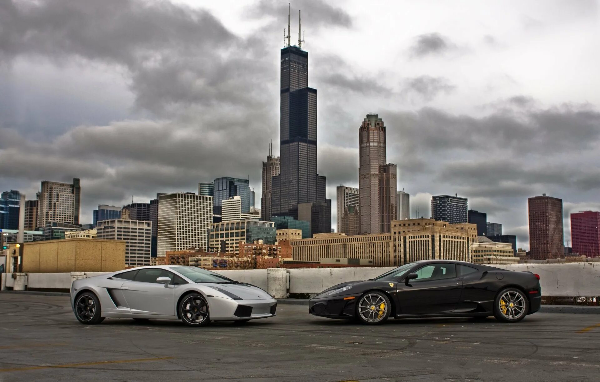 Сколько живут машины. Ламборгини в Нью Йорке. Lamborghini Ferrari Black. Автомобиль и небоскрёбы. Автомобиль на фоне небоскребов.