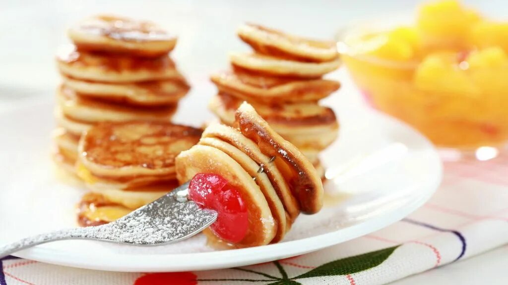 Приготовление оладушек фото Рецепт оладьев с яблоками