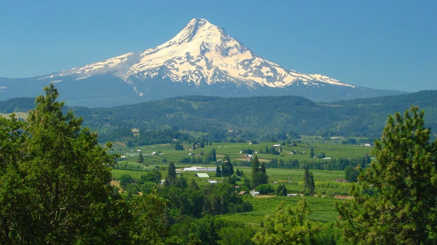 Вулкан Таранаки новая Зеландия. Гора Маунт-вутеве. Mount Hood гора. Гора Эгмонт новая Зеландия. Маунт похожий на