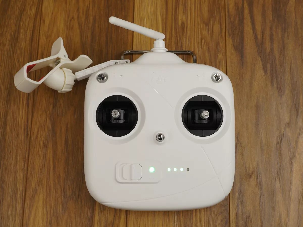 Phantom standard. Пульт dji phantom 3. dji phantom 2 пульте управления. пульт dji phantom 2012. phantom 3 standard.