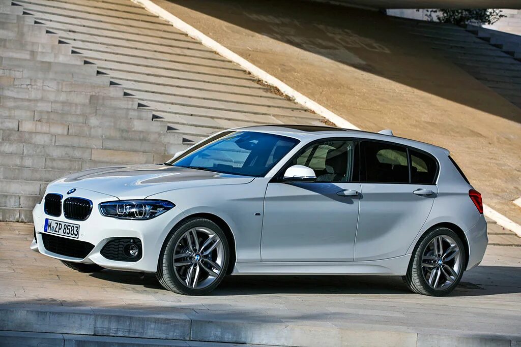 Автомобиль bmw 1. BMW f20 2017. BMW f20 седан. БМВ 1 хэтчбек. БМВ копейка f20.