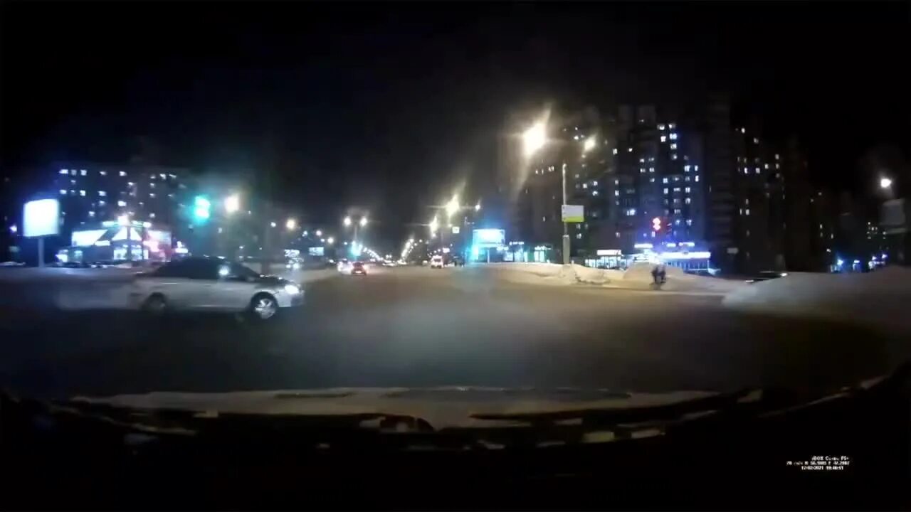 Авария на тракторостроителей чебоксары. Авария на тракторостроителей чебоксары сегодня. Дтп на тракторостроителей чебоксары 4 октября. Авария на тракторостроителей чебоксары. Дтп чебоксары 8 мая на тракторостроителей в 17 45.