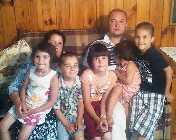 Фотоархив родственников по фамилии. Найти родных по фамилии отца. Нашли свою семью. Нашли свою семью. Ищу семью.