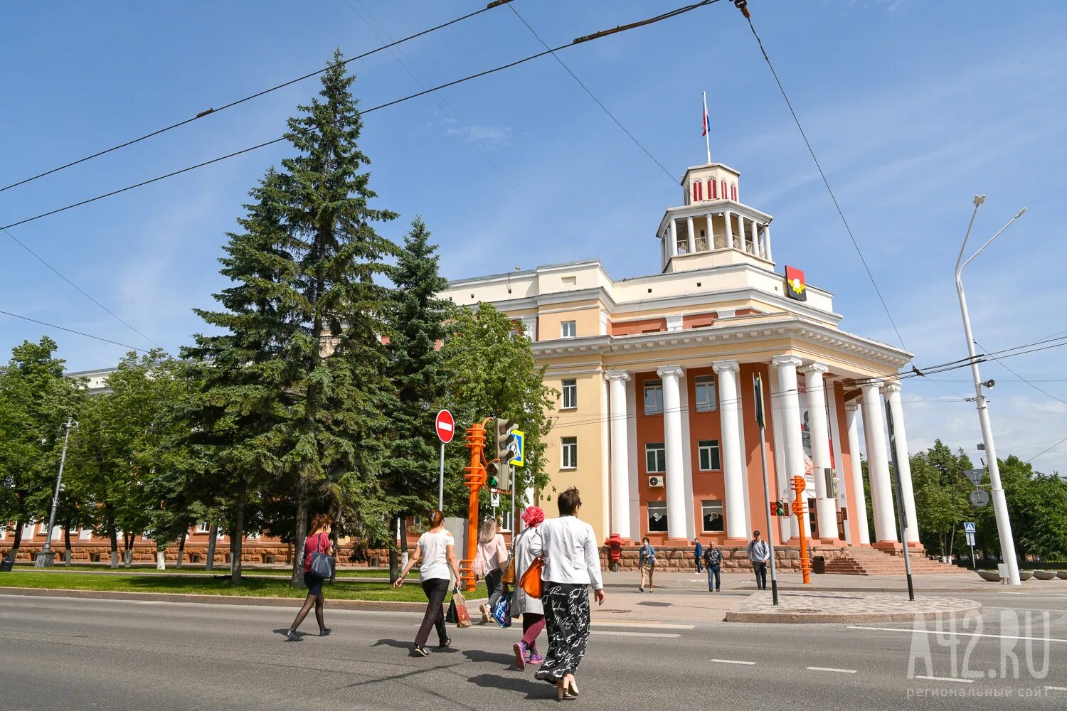 Мэрия города Кемерово. Администрации города Кемерово, Кемерово. 3 Городская Кемерово администрация. Администрация Кемерово фото. Администрация кемерово телефон