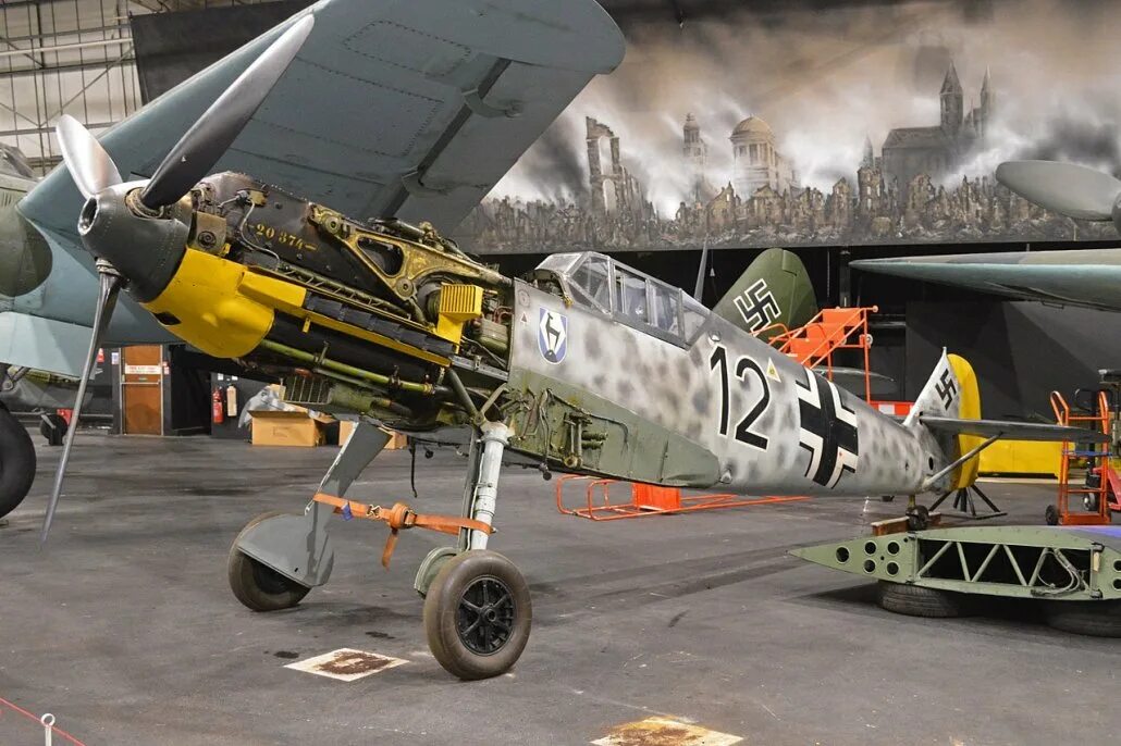 Мессершмитт bf 109. Самолет Messerschmitt bf.109. Messerschmitt bf.109 e. Bf-109e.