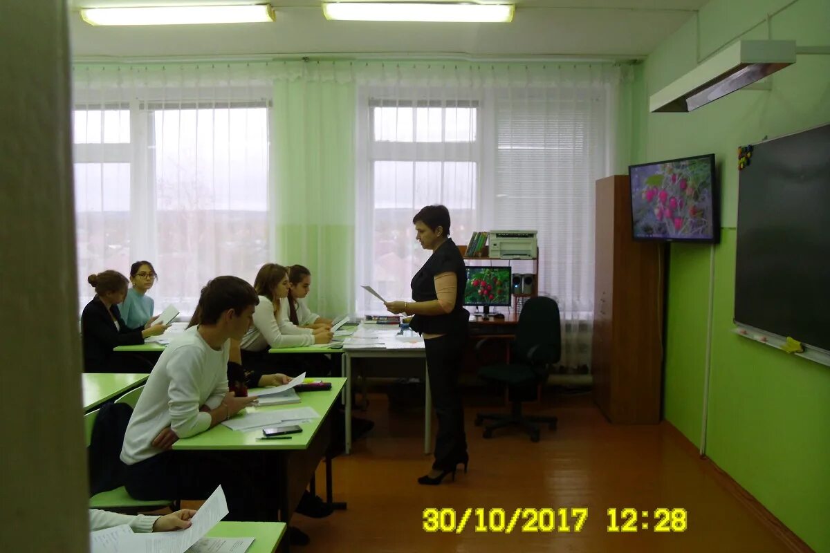 достопримечательности города бузулука оренбургской области. город бузулук педколледж. занятия в бузулуке. здание музучилища бузулук. здание бывшей женской гимназии бузулук.