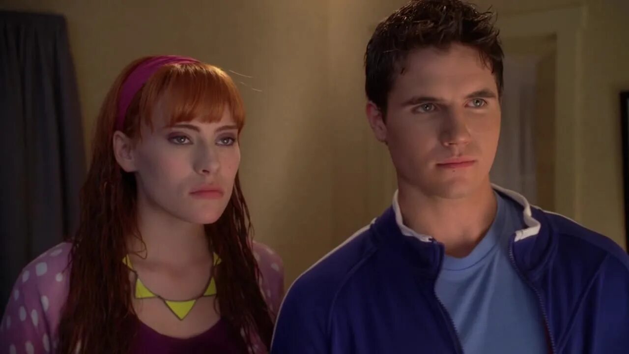 Скуби ду проклятие озерного монстра. Scooby doo curse of the lake monster 2010. Скуби-ду 4 проклятье озерного дафна. Ску́би-ду 4: прокля́тье озёрного мо́нстра. Скуби-ду 4 проклятье озерного.