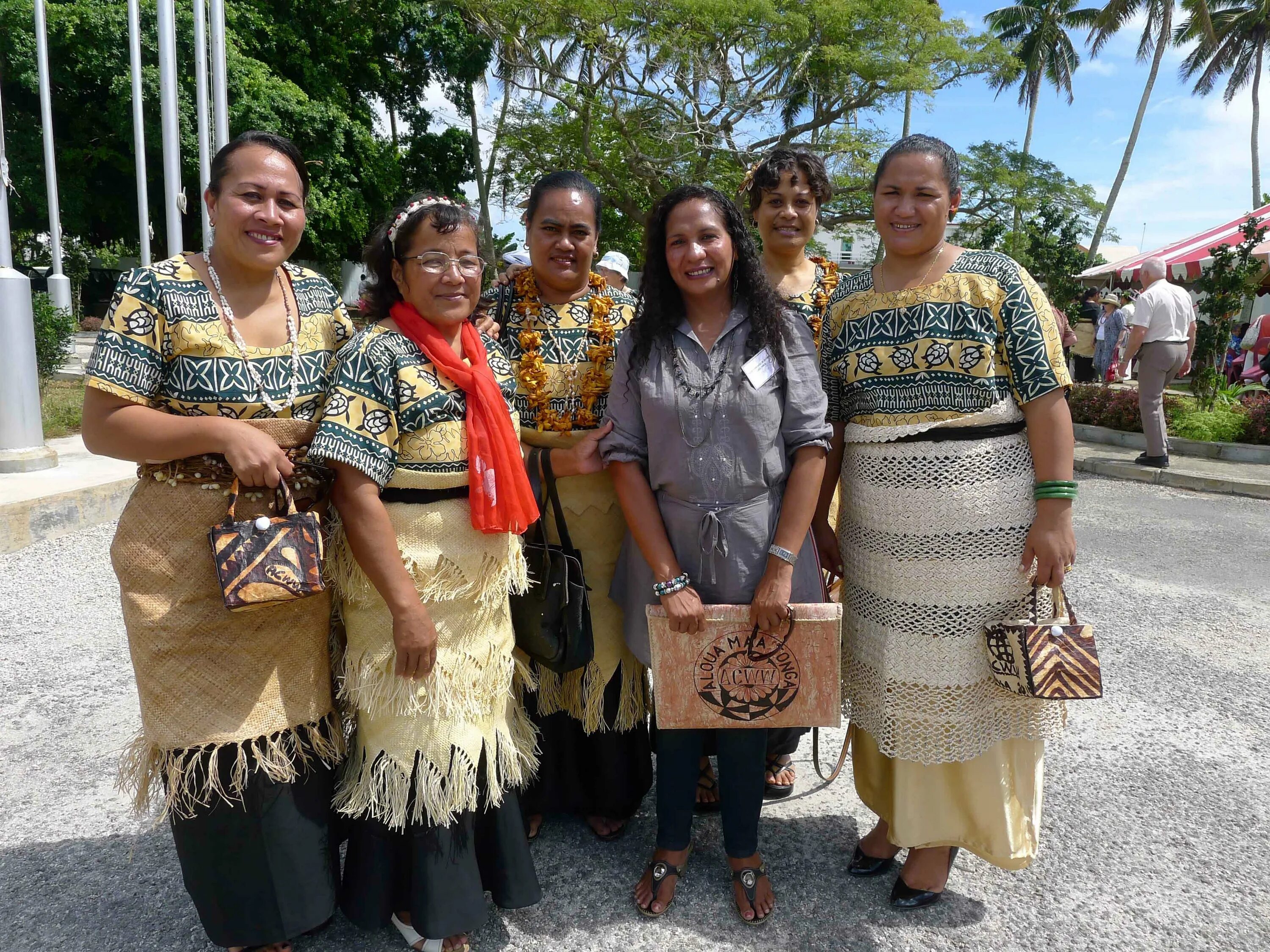 Королевство тонга девушки. Население тонга. Королевство тонга жители. Королевство тонга. Тонганцы.