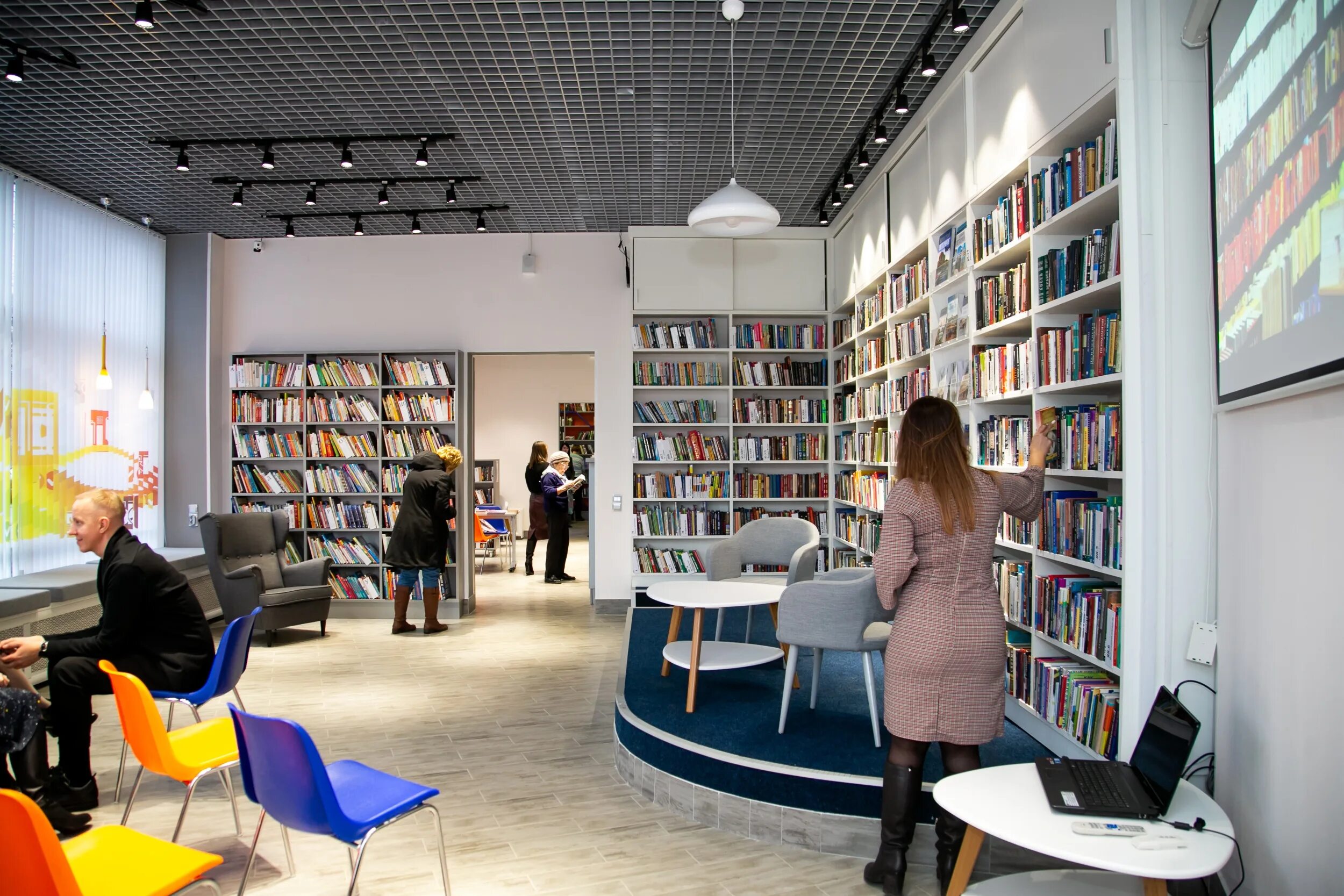 Библиотека 8. Чехова. Детская библиотека архангельск воскресенская. Library 8. Library 8.