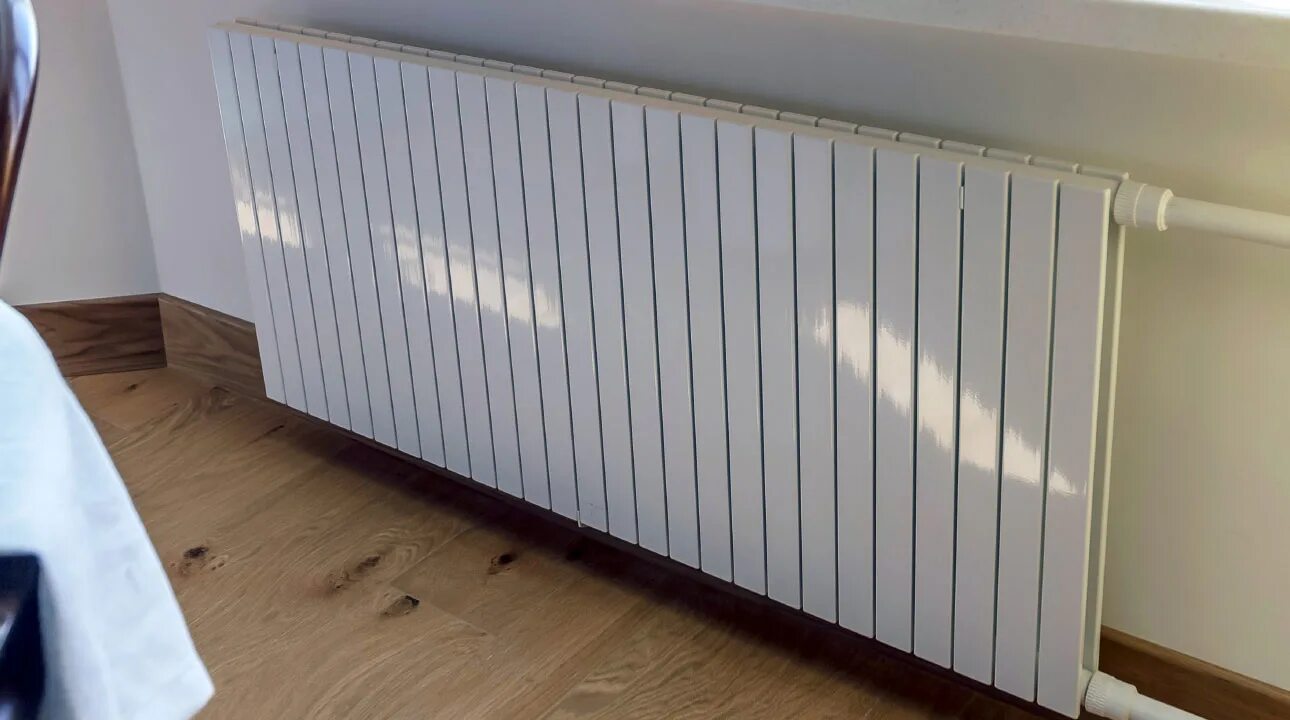 Трубчатые радиаторы отопления с настенным подключением Quadrum 40 V-1750-8 бок/п