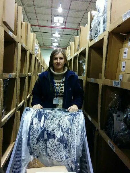 Кровлекс кострома. Работа на складе ярославль. Кладовщик грузчик. Комплектовщик. Рабочий склада.