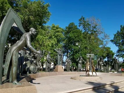 Скульптуры пороки взрослых
