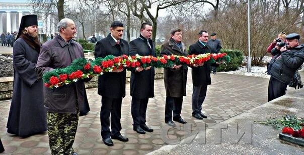 Возложение цветов в парке интернационалистов санкт-петербург. Встречи воинов афганцев. Парк воинам интернационалистам иваново. Центр воинов интернационалистов. Центр воинов интернационалистов.