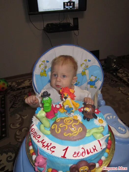 Диме 2 месяца. Ярославу годик торт. Торт Артемке 2 годика. Артёму 1 год. Торт на 1 год мальчику.