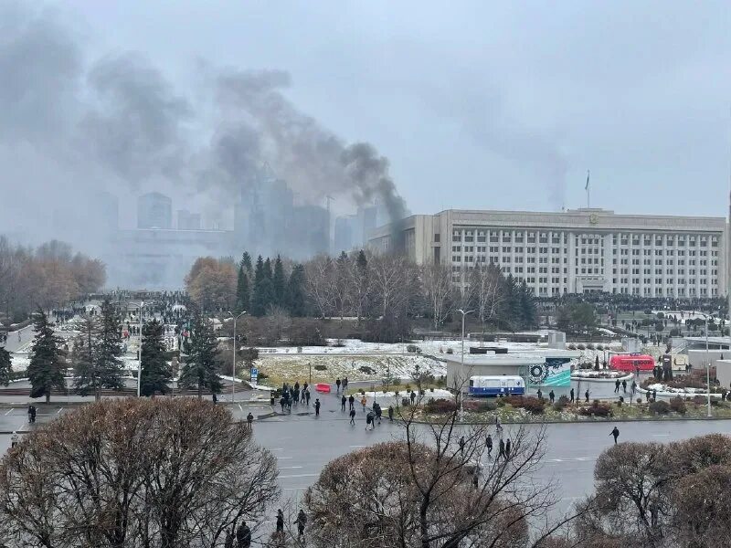 Обстановка алматы сегодня. Алматы январь 2022. Обстановка алматы сегодня. Бунт в казахстане 2022. Чп в казахстане.