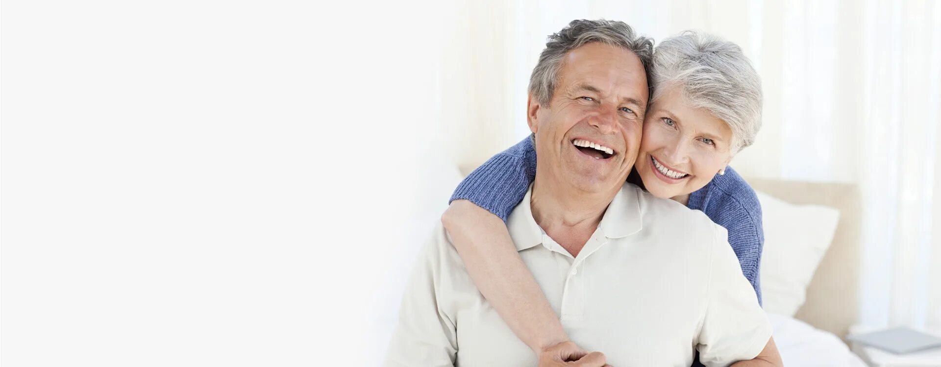 Протез пенсионеру. Стоматология пенсионеры. Пожилые люди стоматология. Красивые улыбки пожилых людей.