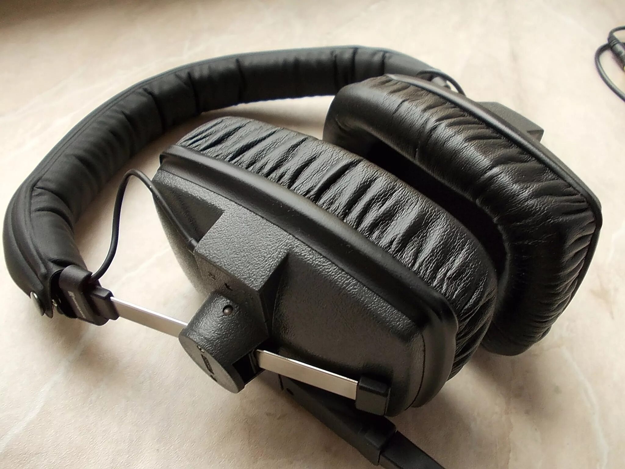 Beyerdynamic dt обзор. Beyerdynamic dt 860. beyerdynamic dt 150. beyerdynamic dt 150 150 ohm. beyerdynamic dt150 в студии.