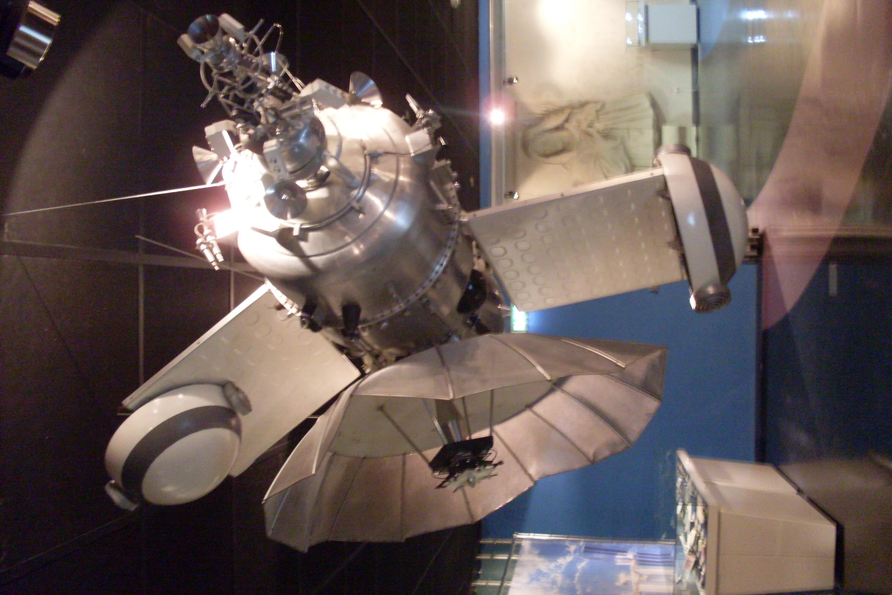 Какие межпланетные автоматические. Марс-2 автоматическая межпланетная станция. Аппарат Марс 1. Марс 1 1962. Марс 1 космический аппарат.