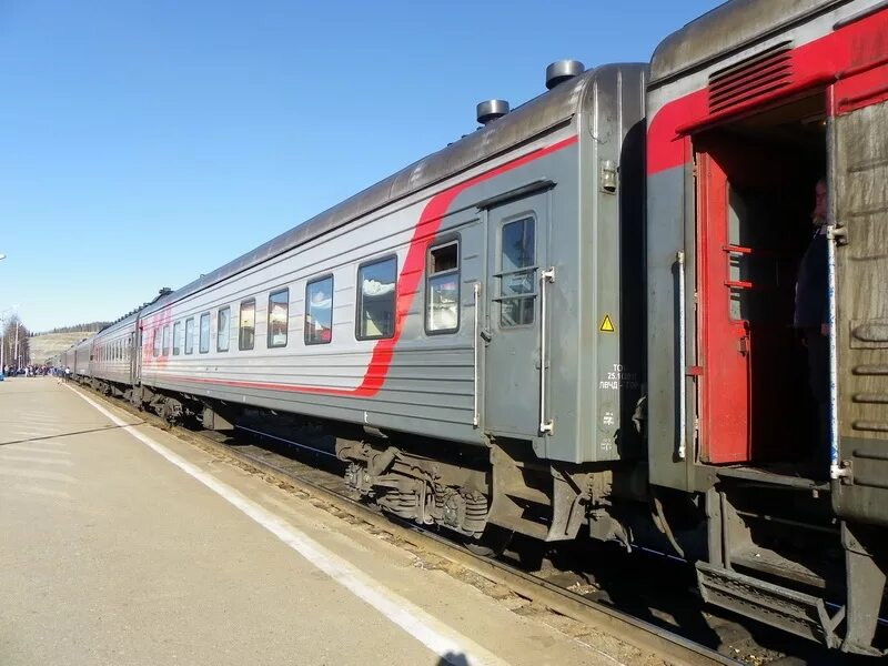 Пригородный поезд Микунь Кослан. Поезд Микунь Кослан. Поезд Сыктывкар Кослан. Беспересадочный вагон. Прицепить вагон к поезду