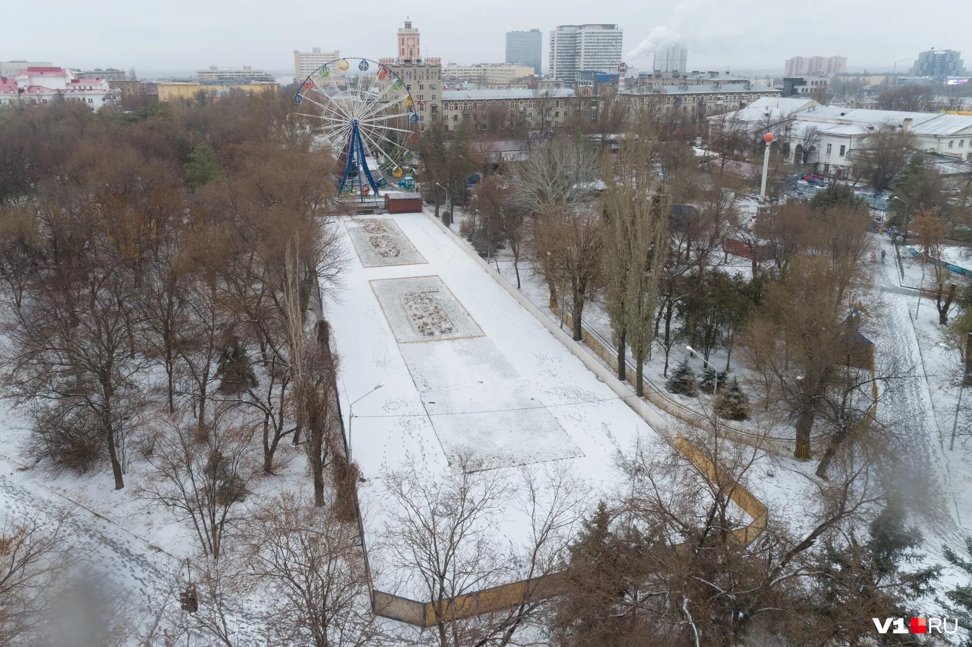 Парк Саши Филиппова Волгоград каток. Каток в сквере Саши Филиппова Волгоград. Каток Волгоград Ворошиловский. Каток Волгоград Ворошиловский район. Катки волгоград красноармейский