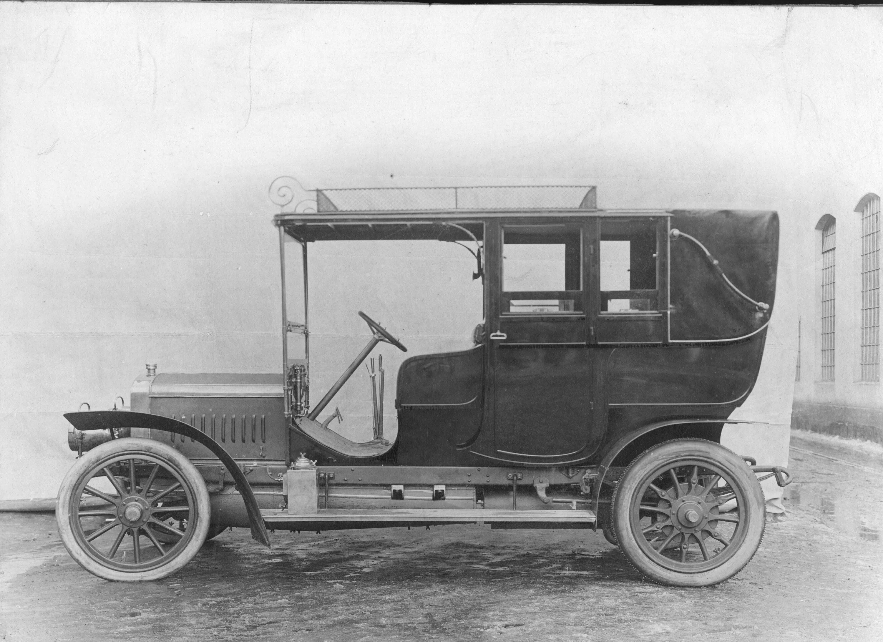 1 автомобиль шкода. Skoda 1895. Шкода самая первая модель 1895.