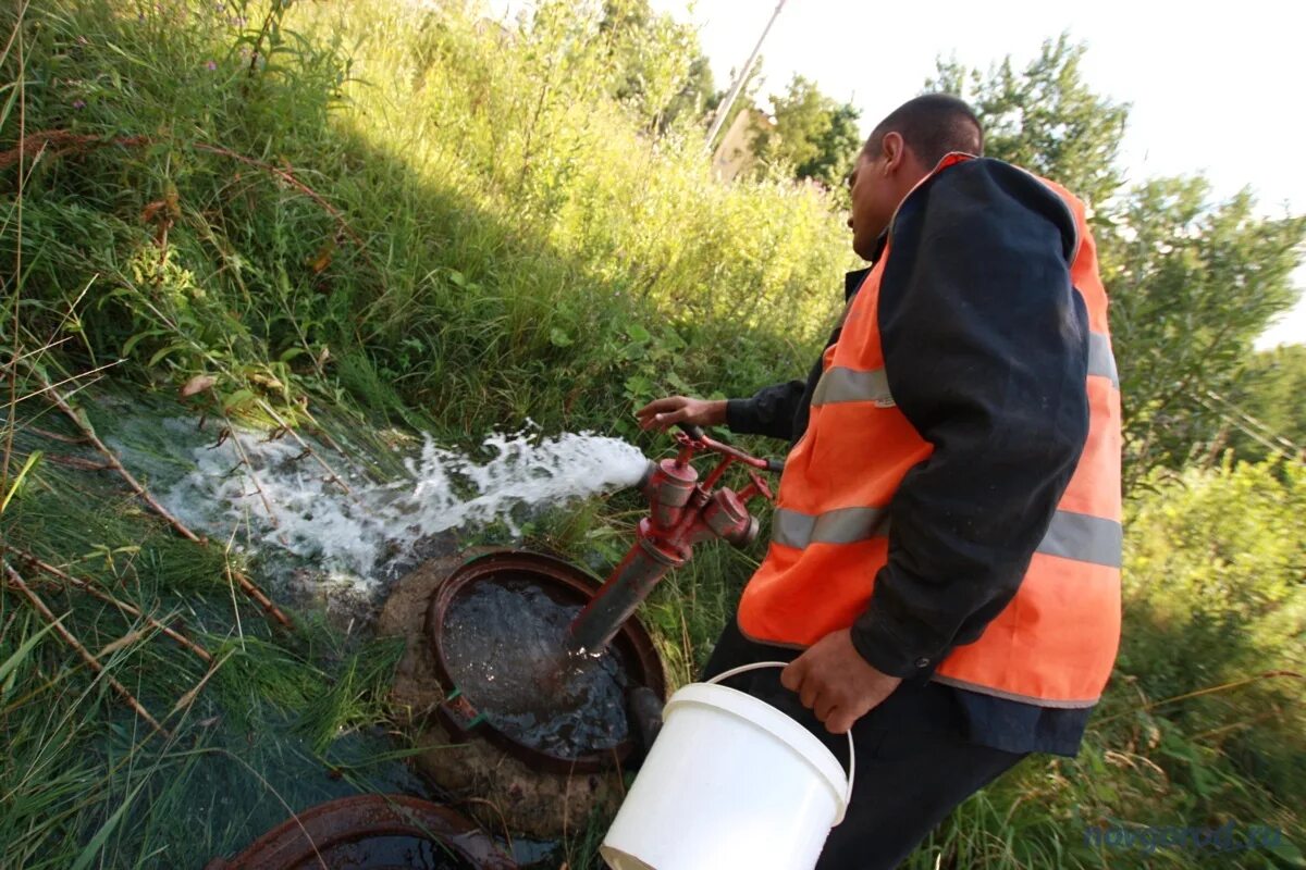 Сайт водоканала великий новгород. Насосная станция водоканала Великий Новгород. МУП Новгородский Водоканал Великий Новгород. Новгородский Водоканал Юрьево. Новгородский Водоканал рабочие.