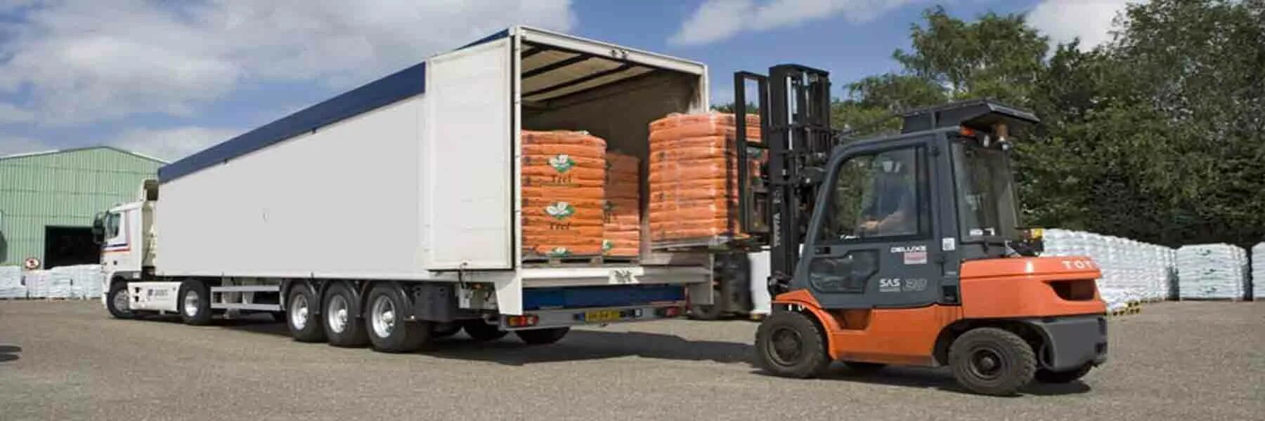 Loading unloading. Л-транс ООО. Л-транс Липецк. Фото л транс Липецк транспортная компания. Loading and unloading services.