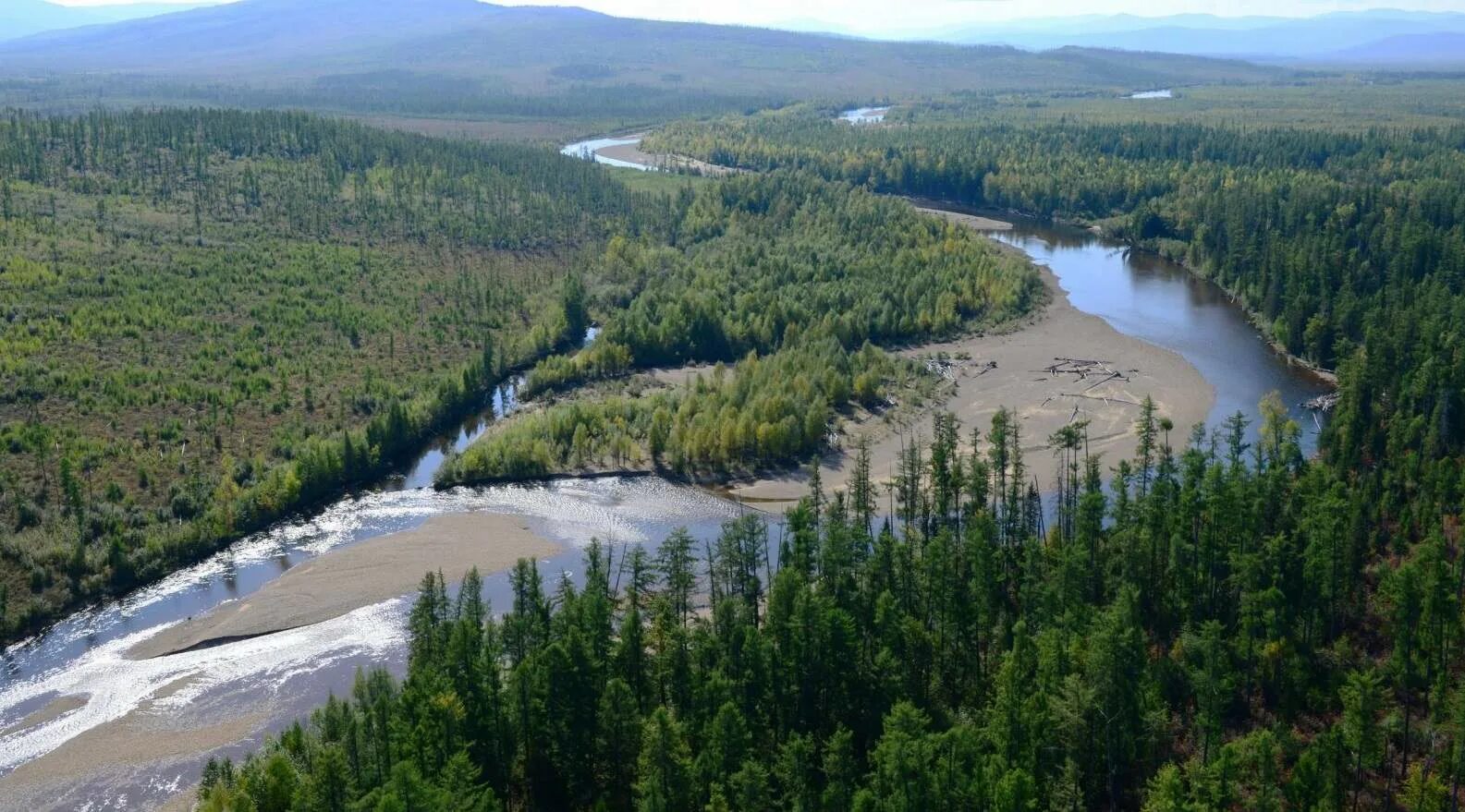 В это море впадает река якутии. Учур реки Хабаровского края. Томмот река Алдан. Алдан река приток Лены. Исток реки Алдан.