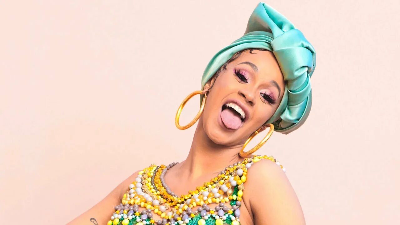 Cardi music. Cardi b клипы. Cardi b сидит. Cardi music. Cardi b up.