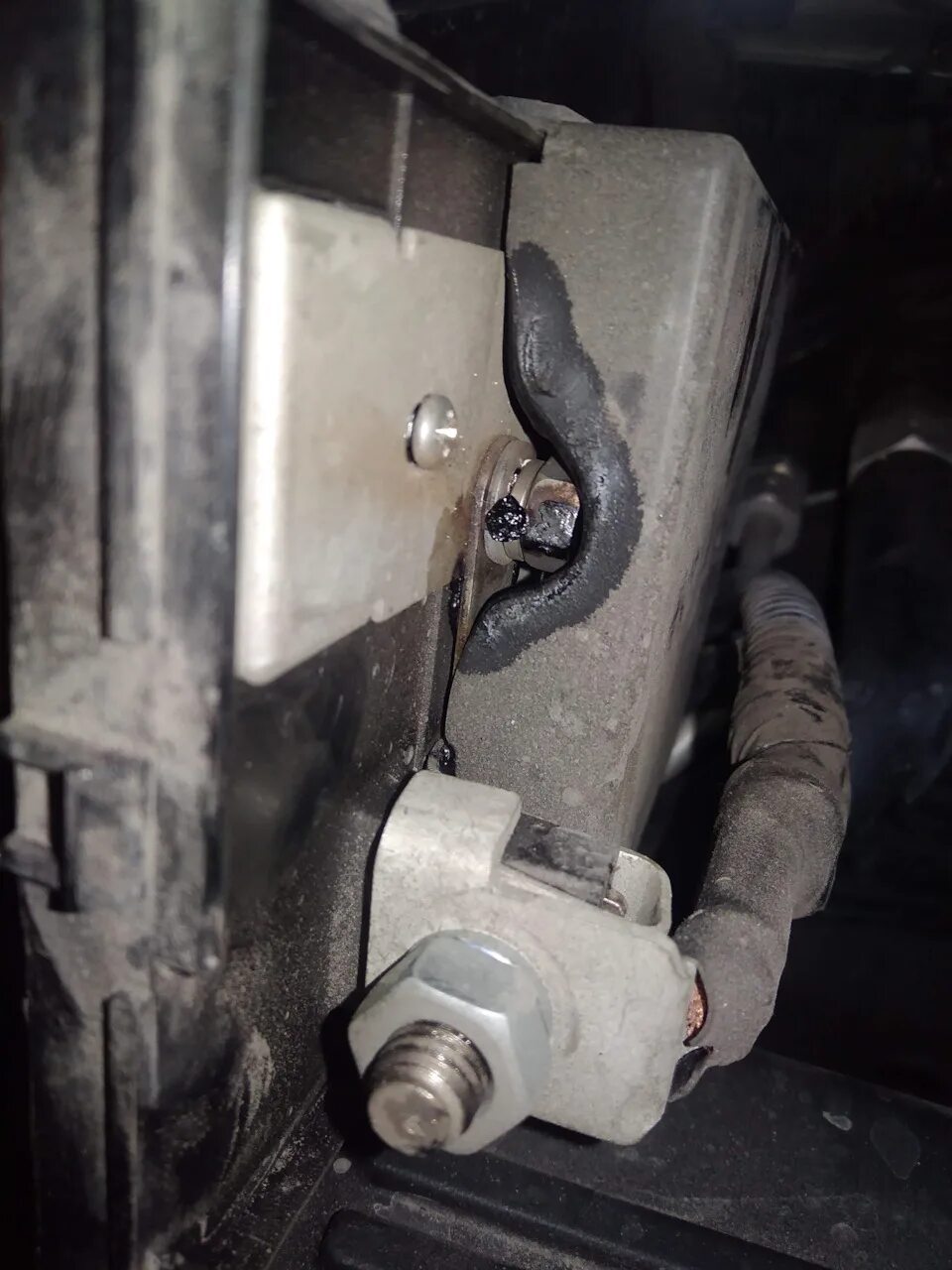 Лифан не крутит стартер. Лифан x60 стартер. Лифан не крутит стартер. Lifan solano стартер. Лифан х60 провод массы двигателя.