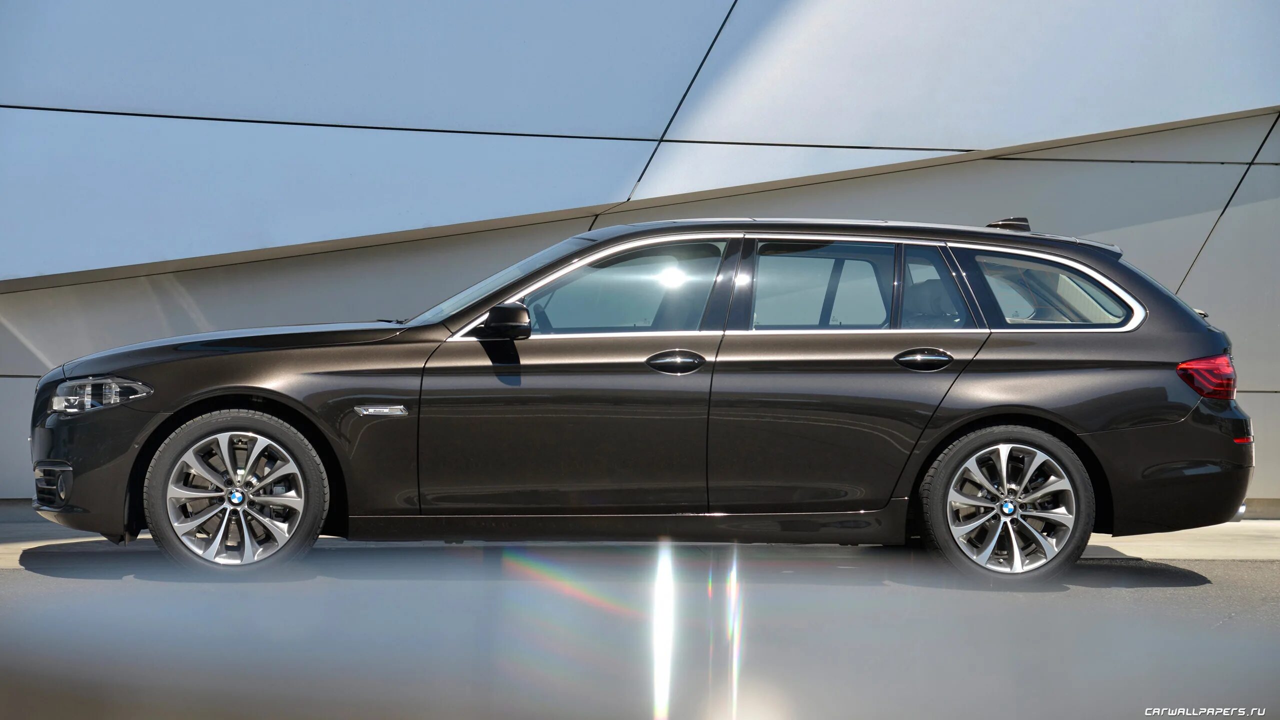 Бмв удлиненная. BMW 530d XDRIVE Touring. БМВ длинная. БМВ удлиненная удлиненная x8. BMW не длинная.