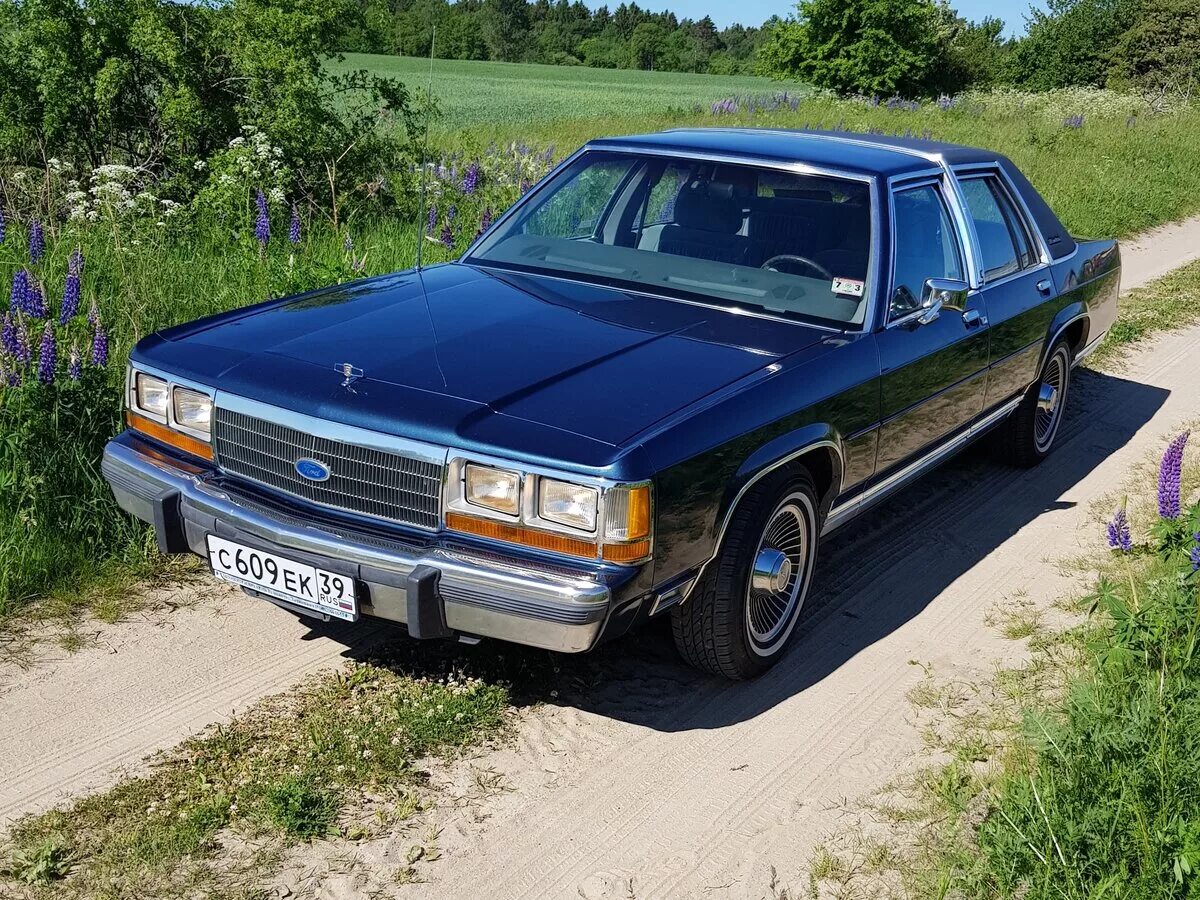 Форд купить б у москва. Форд Ltd Crown Victoria 1991. Ford Ltd Crown Victoria 1990.