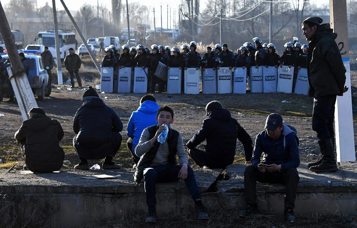 Межнациональный траур. Казахстан беспорядки. Массовые протесты в Казахстане. Межэтнические конфликты в Казахстане.