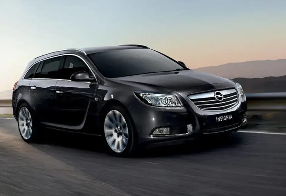 Opel Insignia 2012. Opel Insignia 2012 универсал. Опель Инсигния универсал 2011.