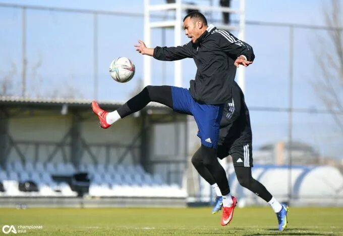 Sport jonli efir futbol. Металлург ФК Узбекистан. Андижан футбол клуби янгиликлари. Сахалинец ФК тренировки 2022.