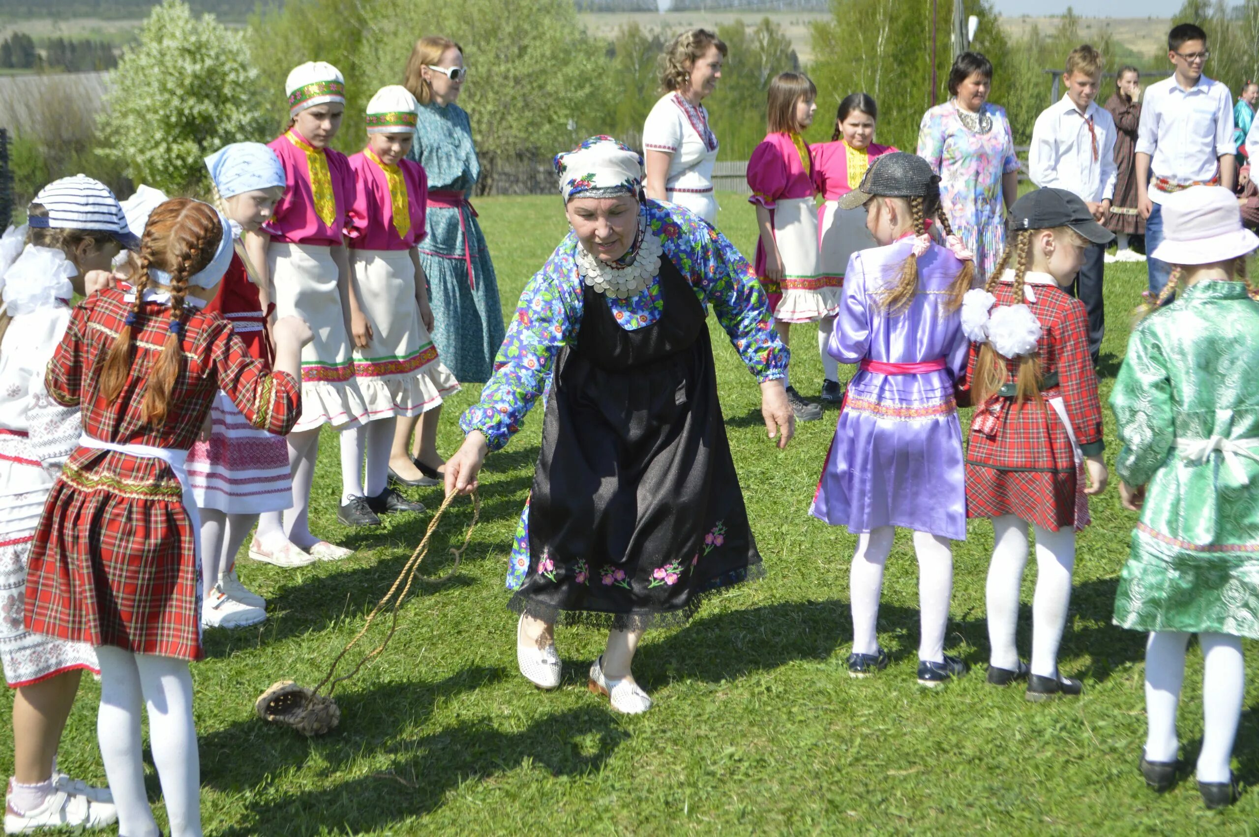 Удмурты гербер. Щиты финно угров. Удмурты 2023. Удмурты 2023. Гербер 2021 ижевск удмуртия.