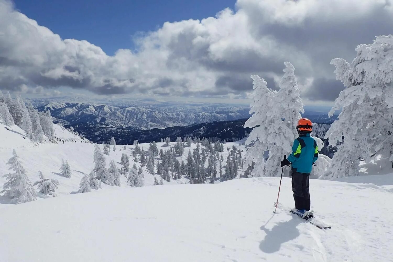 Area near. Богус-Бейсин. Bogus basin. Idaho Ski Resort.