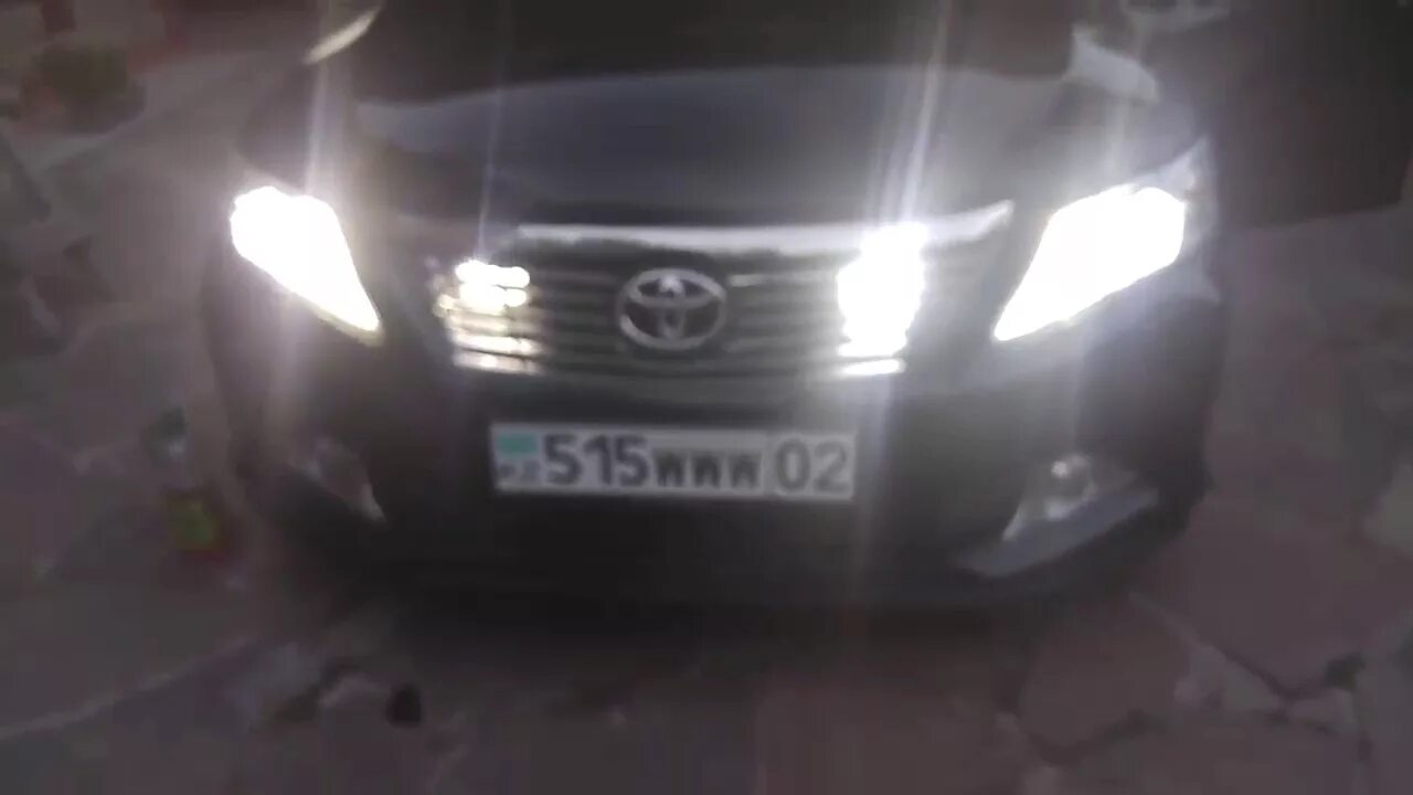 Дальний свет камри 40. Вспышки ФСО Камри. Вспышки ФСО Camry 50. Led под решетку Камри 40. Тойота Камри 40 и дополнительный свет.