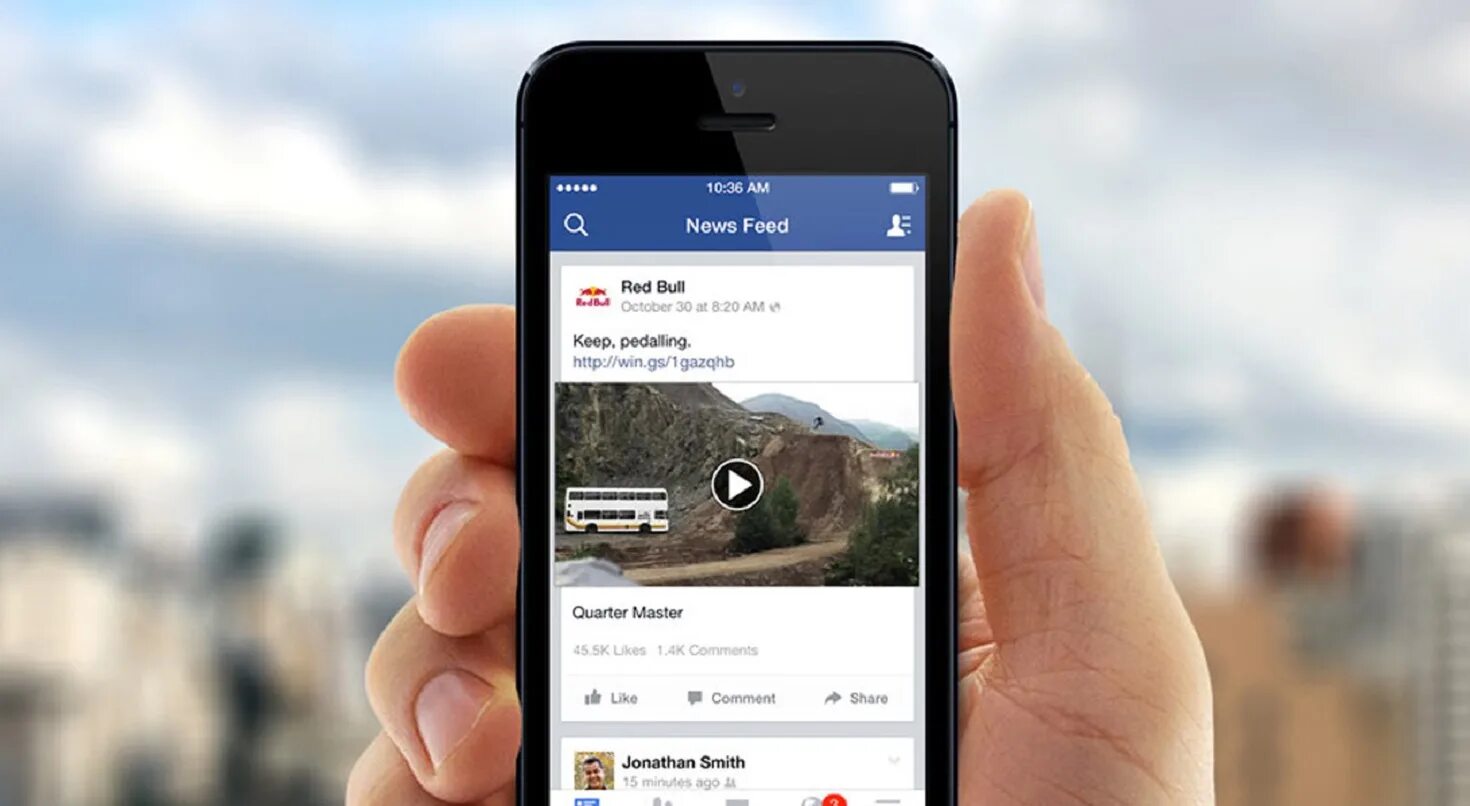 Facebook posting. Фейсбук видео. Реклама Фейсбук. Facebook app. Мобильное приложение Фейсбук.