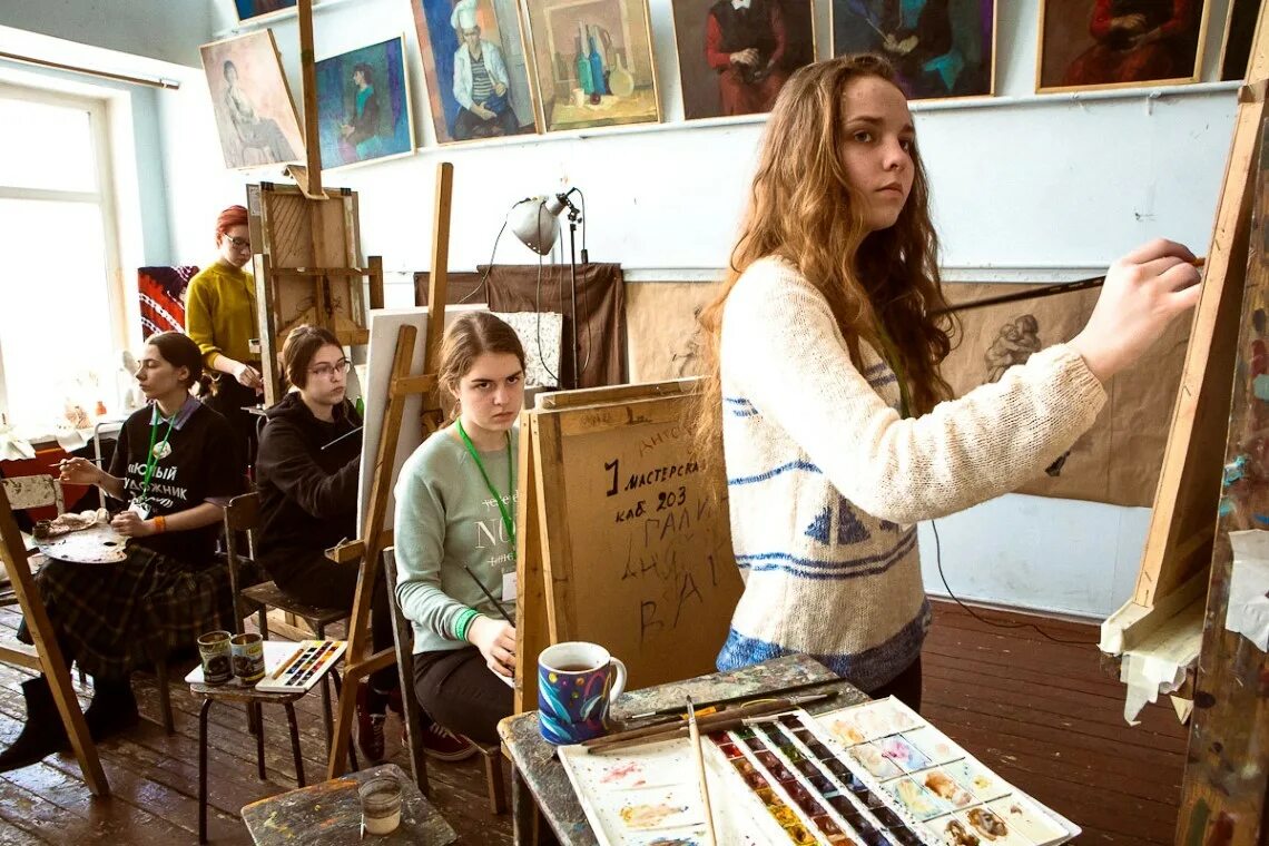 Молодые художницы. Волшебные краски. Эмблемки юный художник. Изостудия юный художник приволжск. Группа юный художник.