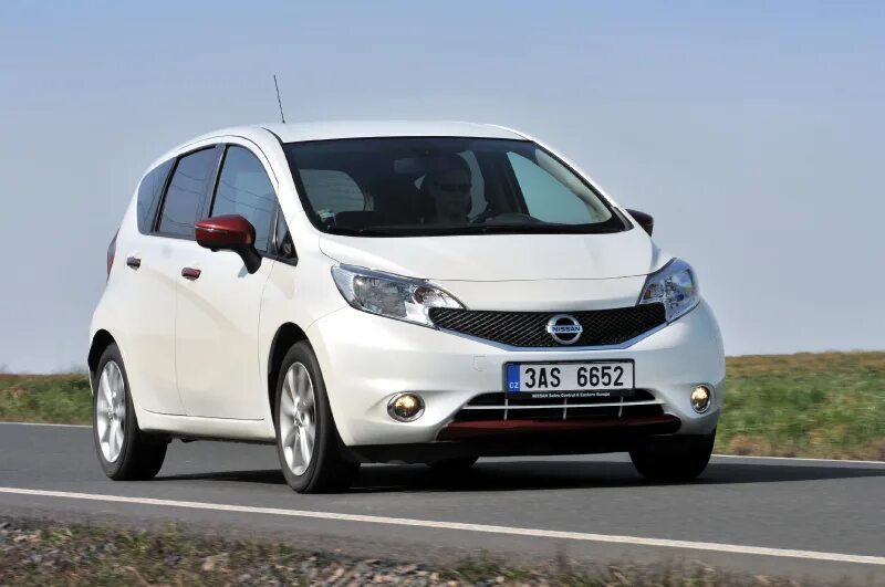 Ниссан ноут технические. Nissan Note 2014. Nissan Note 2014г. Nissan Note 1 поколение. Ниссан ноут 2014 х.