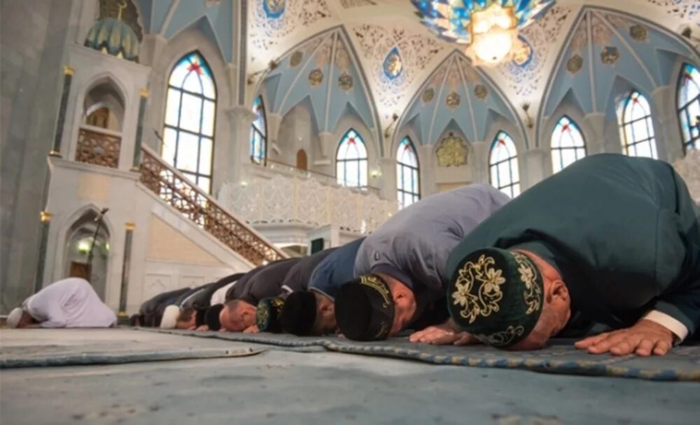 Байрам 16. Имам кул шариф. Ураза байрам. Ураза байрам трансляция из уфимской соборной мечети первый канал. Ураза байрам московская соборная мечеть.