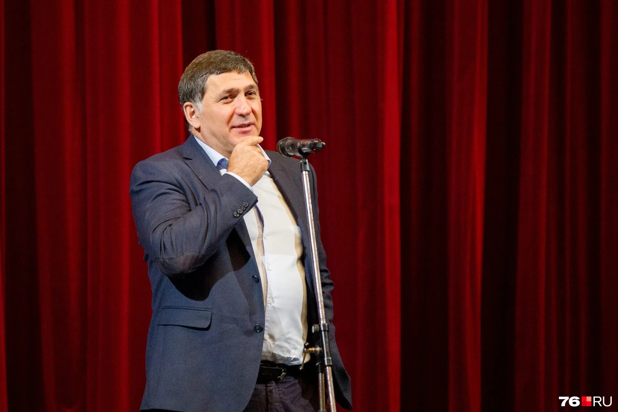 худ руки театров