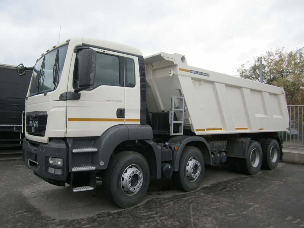 частные самосвалы. ман самосвал 20м3 в аренду. татра 10х10 самосвал. коматсу самосвал 100т. татра t158 phoenix.