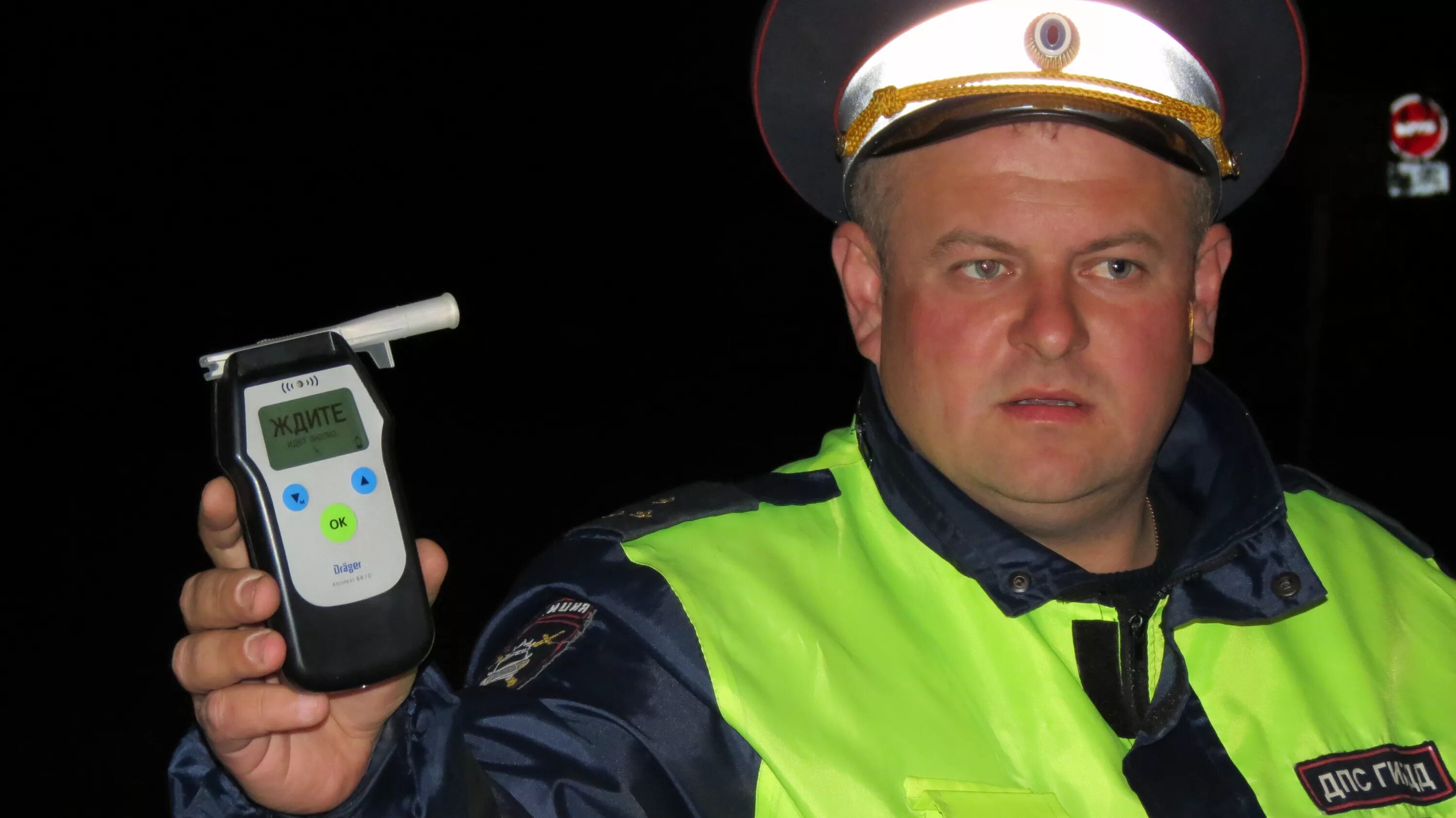 водитель общественного транспорта. инспектор остановил дальнобойщика сша. водитель-экспедитор категории с. профессия водитель автобуса. водитель газели.