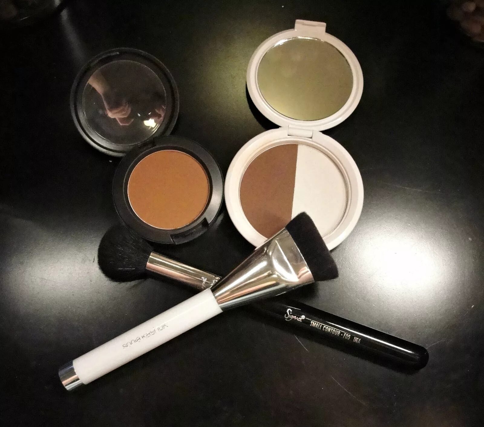 Highlighter contour