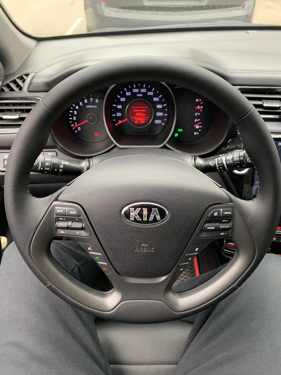 Оплетка кия рио 3. Руль рио 3. Руль киа рио 3 2013. Руль киа рио 2. Киа рио 3 люкс руль.