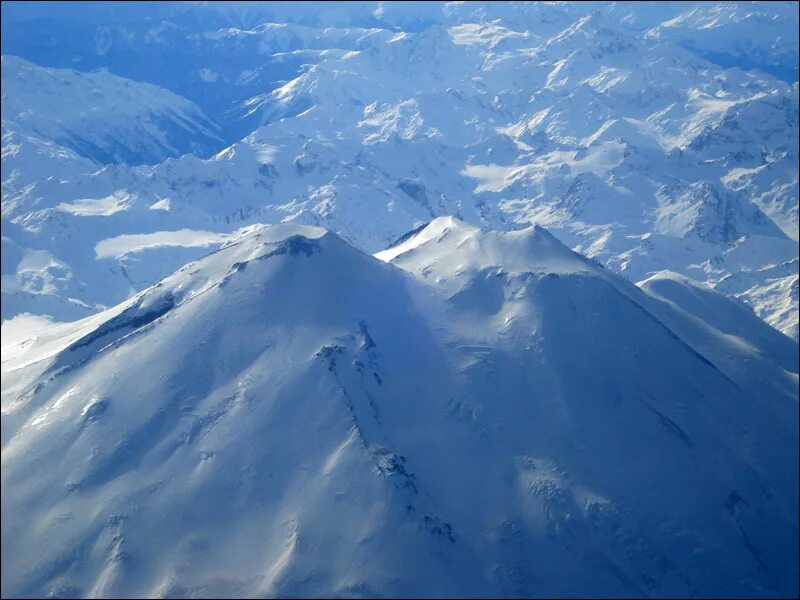 Северные вершины. Эльбрус Северный склон. Эльбрус Южная вершина. Эльбрус Северный склон подъем. Восточная вершина Эльбруса восхождение.