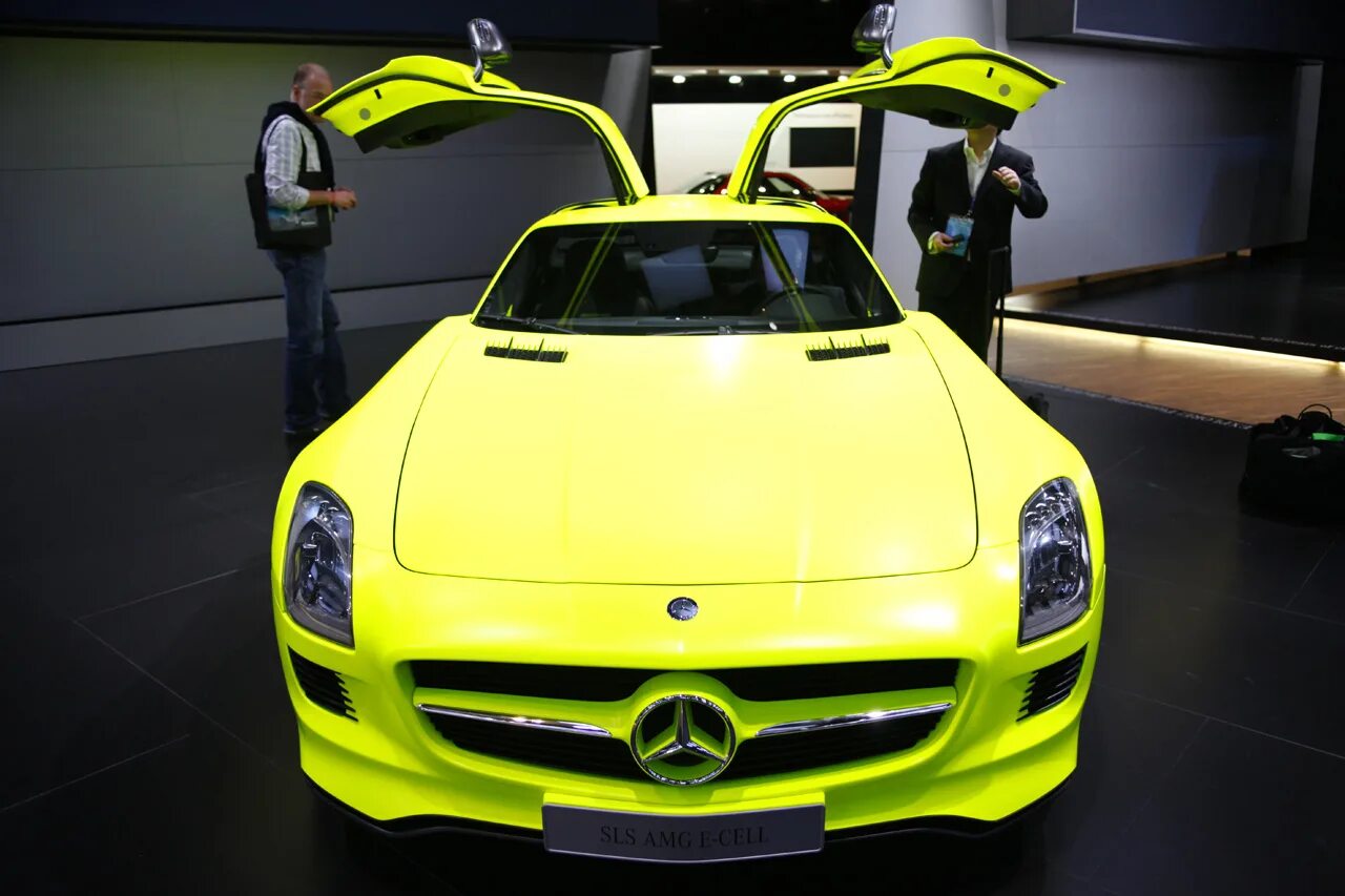 Машина лимон. Mercedes sls amg e-cell. машина желтая. машина желтого цвета. лимонный цвет авто.