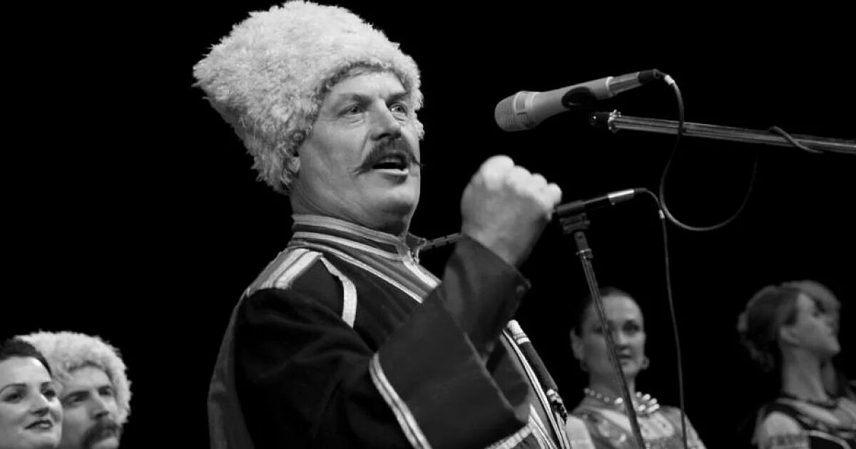 Солист кубанского казачьего. Захарченко кубанский казачий хор солисты. солистки кубанского казачьего хора.